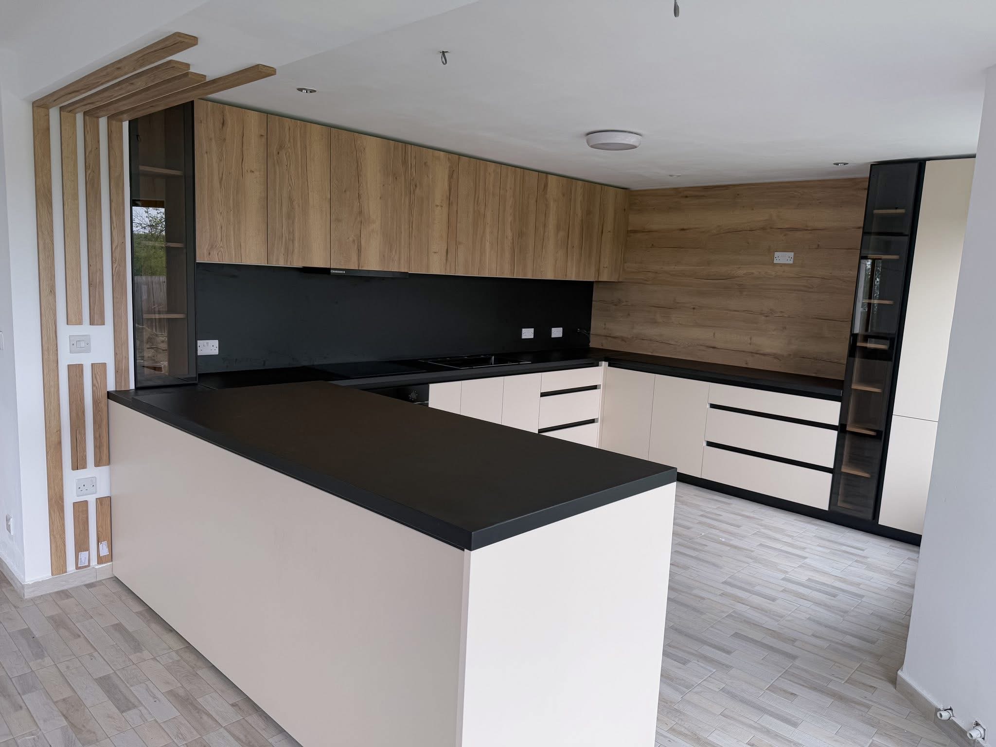 Black Beige Wood Elegance