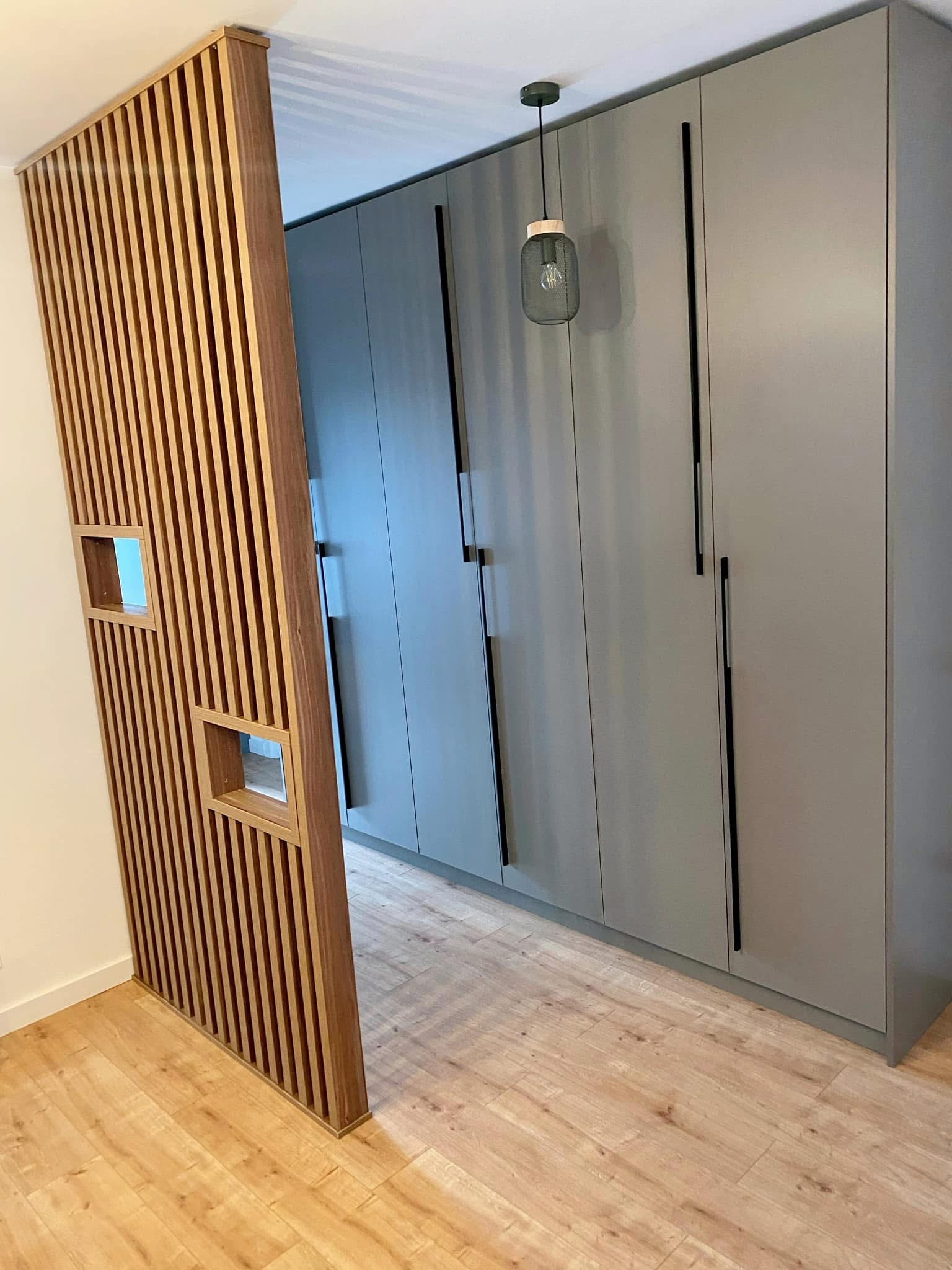 Grey Harmony Entry